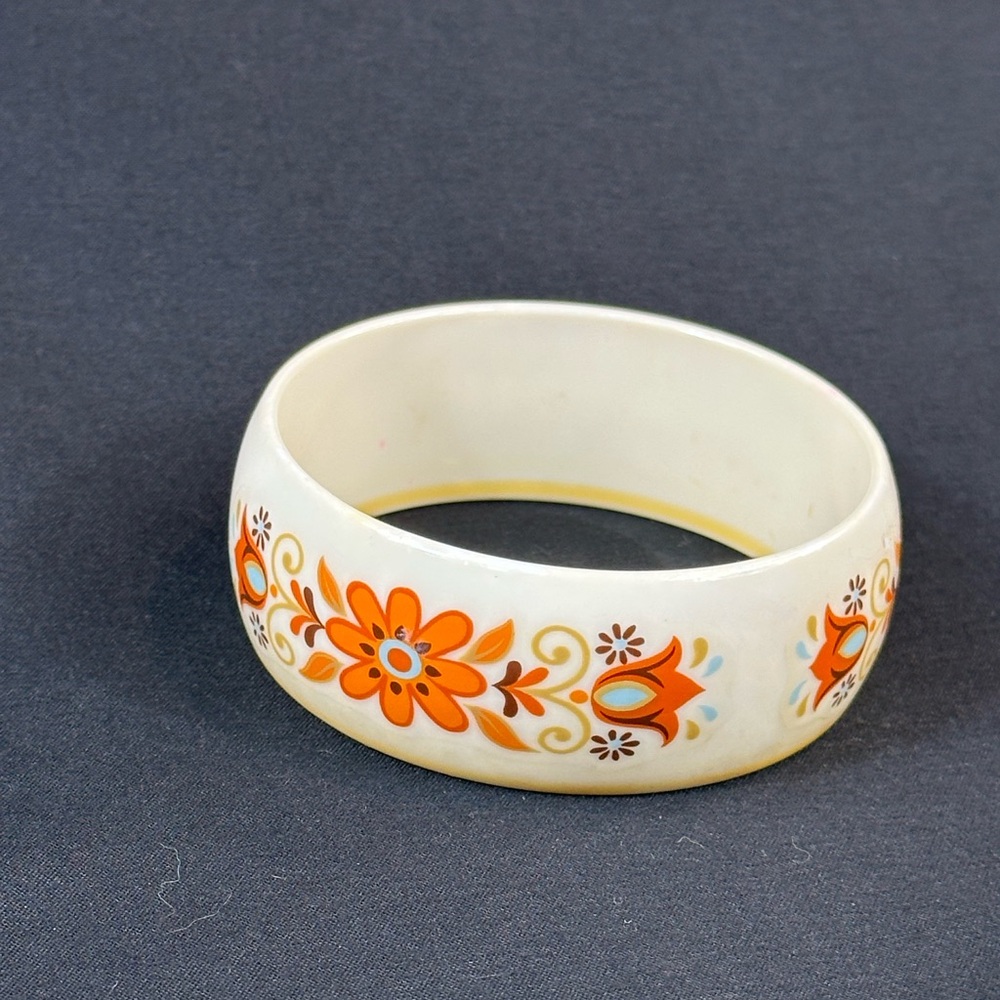 Vintage bangle bracelet
